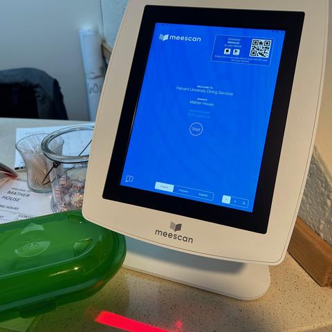 Meescan station